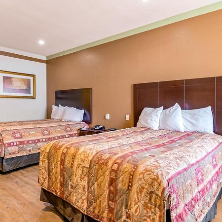 Big Lake Inn And Suites מראה חיצוני תמונה