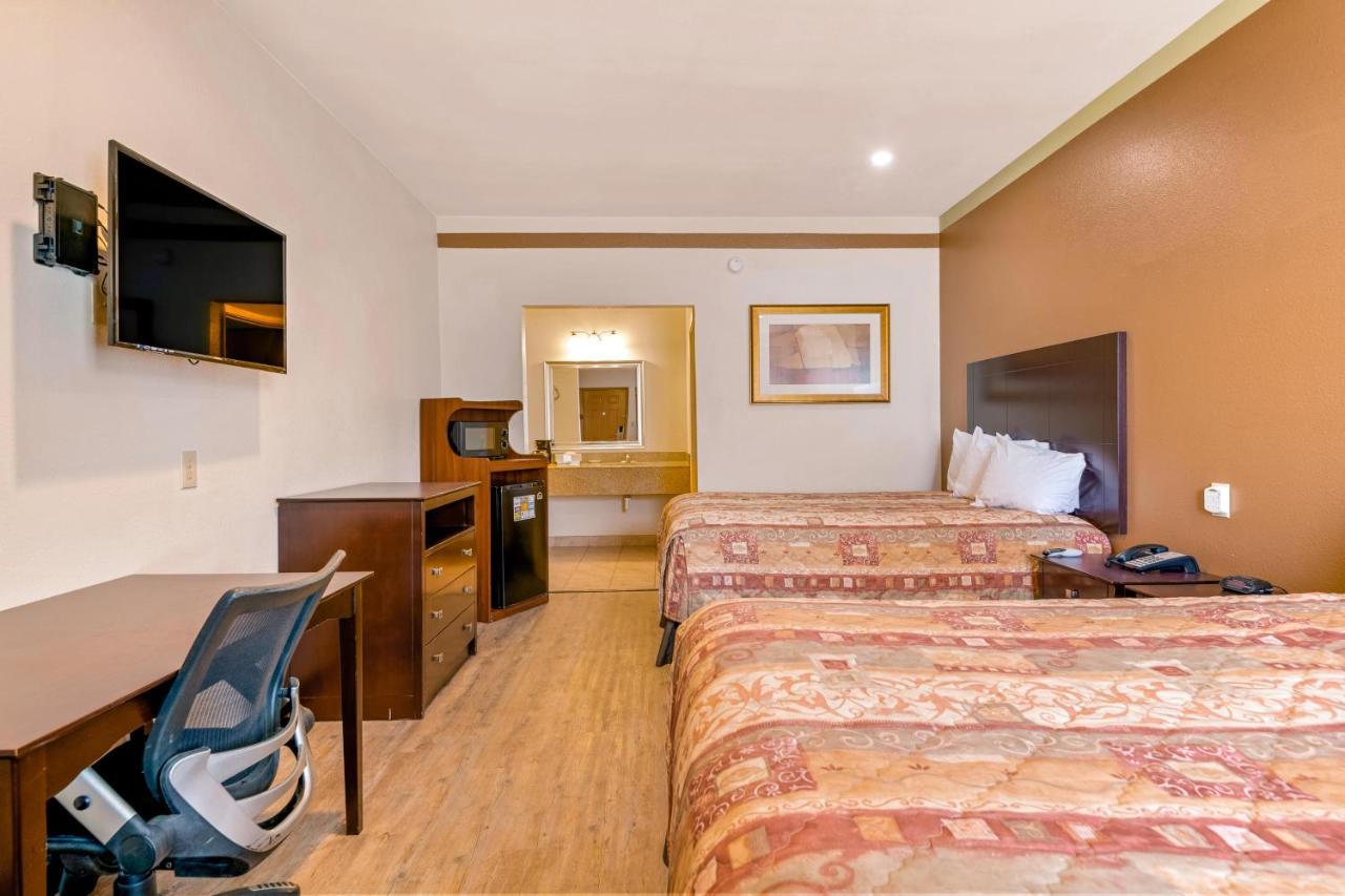 Big Lake Inn And Suites מראה חיצוני תמונה