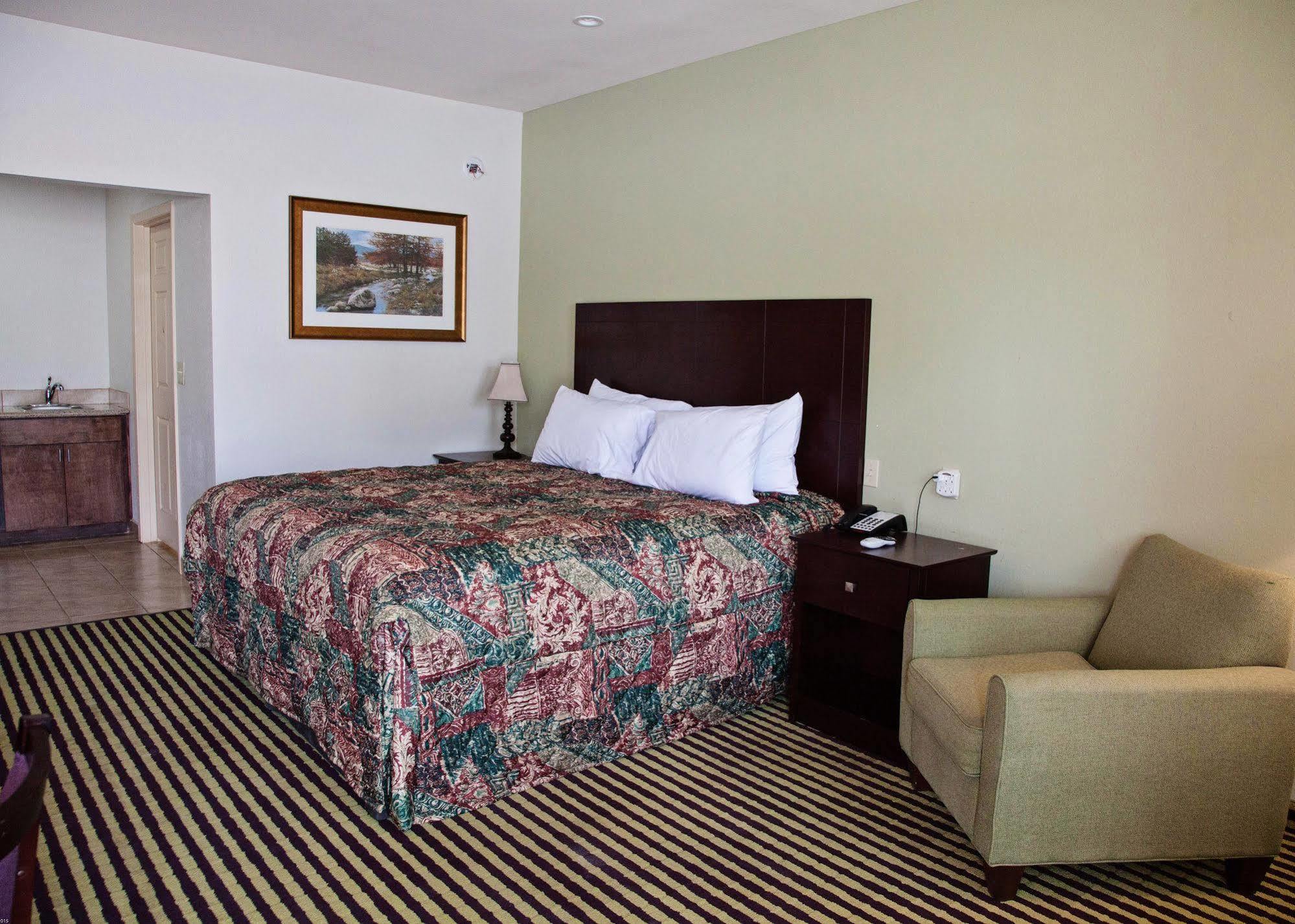 Big Lake Inn And Suites מראה חיצוני תמונה