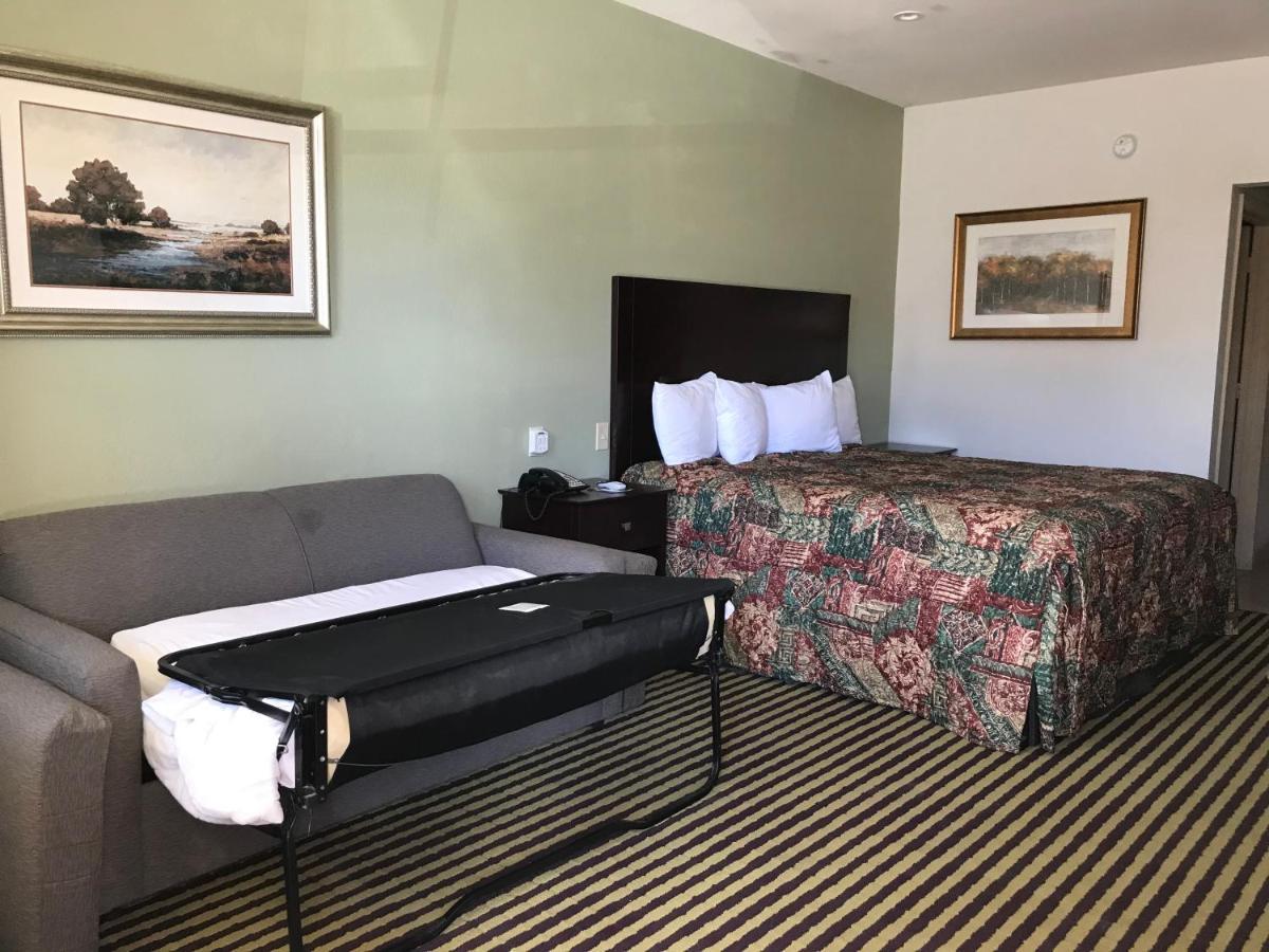 Big Lake Inn And Suites מראה חיצוני תמונה